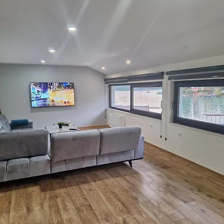 Hara, Luxury Lakeside With Exquisite View