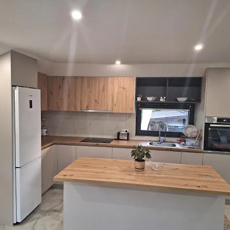 Hara, Luxury Lakeside With Exquisite View 아파트 *