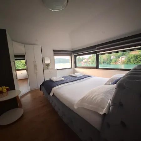 Hara, Luxury Lakeside With Exquisite View Appartement