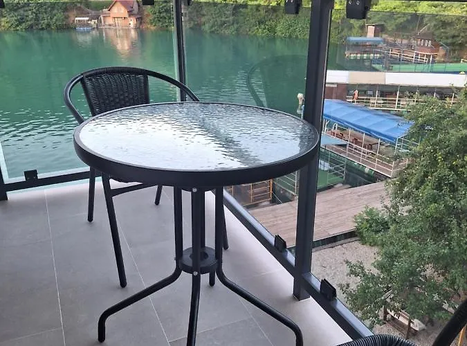 Hara, Luxury Lakeside With Exquisite View Jablanica