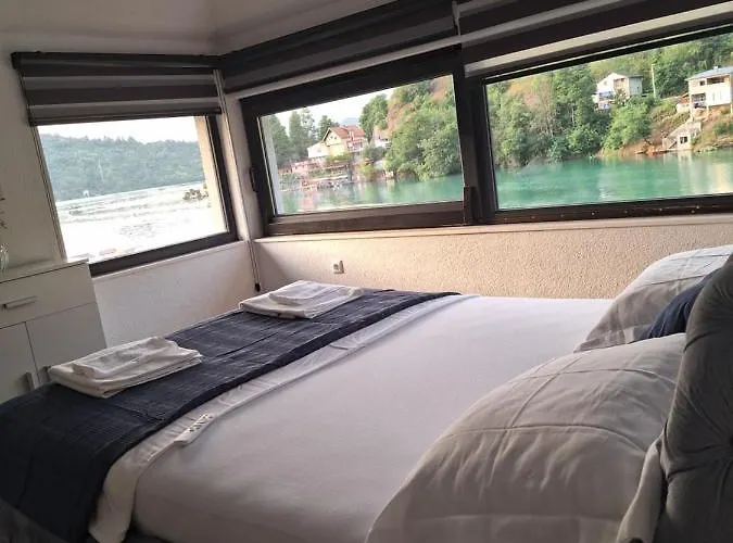 Hara, Luxury Lakeside With Exquisite View